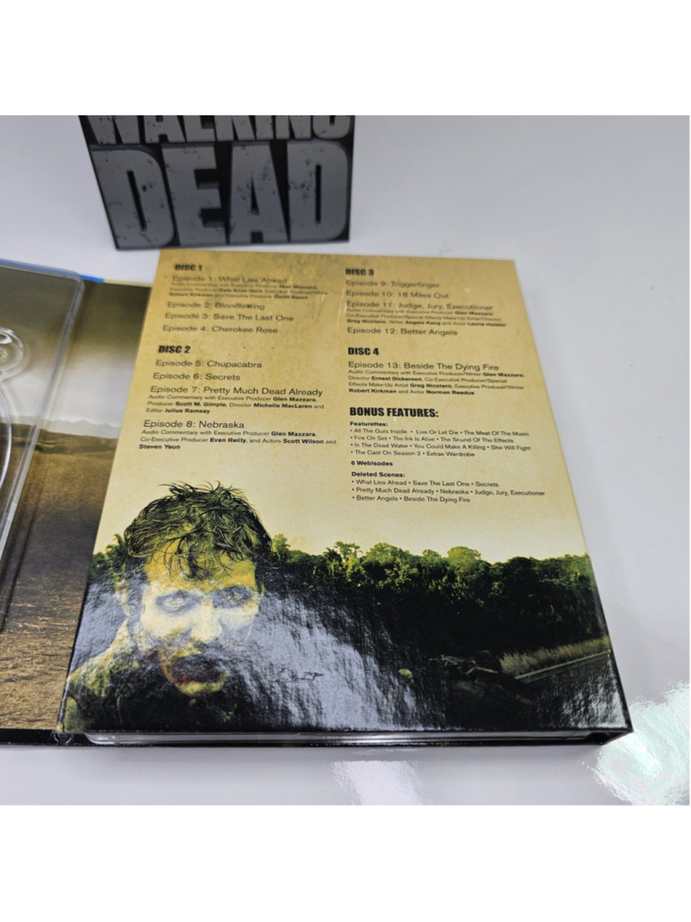 Walking Dead: Season 2 Blu-ray Set, Limited Edition Zombie Head Clean Disks! - Picture 12 of 15